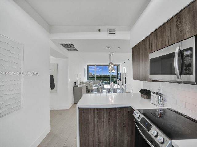 Apartment for sale  Unit #1003 - photo 7491411