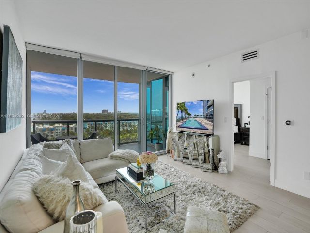 Apartment for sale  Unit #1003 - photo 7491415