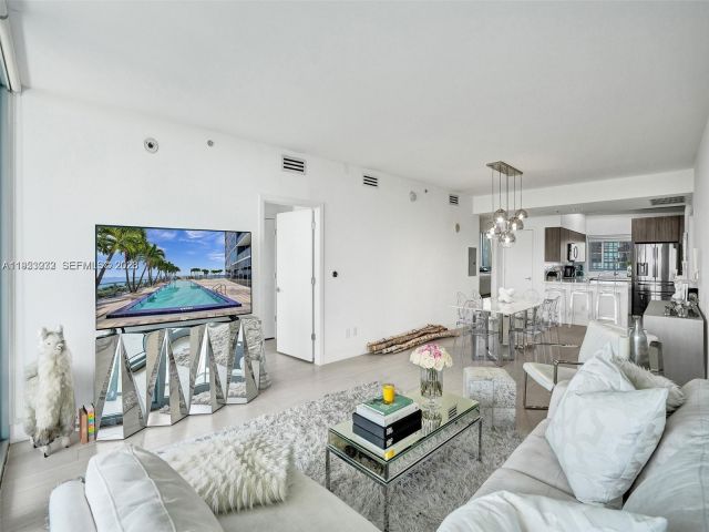 Apartment for sale  Unit #1003 - photo 7491416