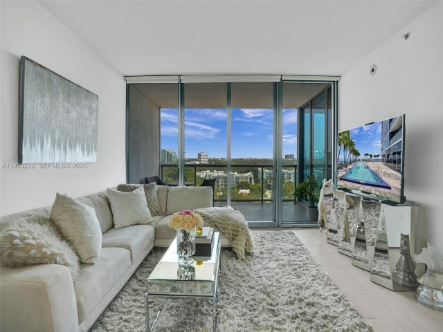 Apartment for sale  Unit #1003 - photo 7491418