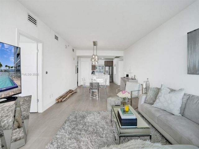 Apartment for sale  Unit #1003 - photo 7491423