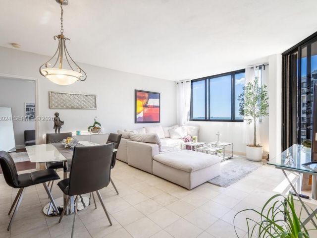 Apartment for rent  Unit #1619 - photo 7469609