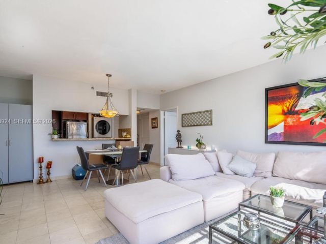 Apartment for rent  Unit #1619 - photo 7469613