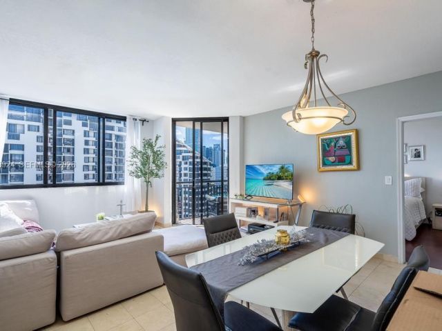 Apartment for rent  Unit #1619 - photo 7469615