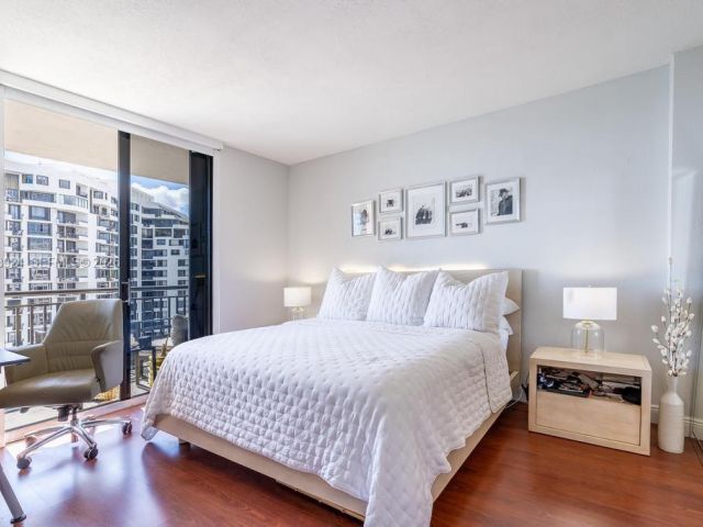 Apartment for rent  Unit #1619 - photo 7469616