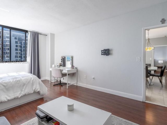 Apartment for rent  Unit #1619 - photo 7469620