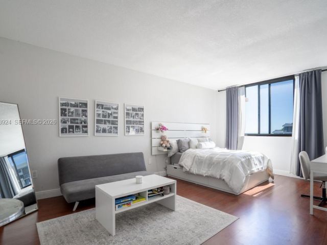 Apartment for rent  Unit #1619 - photo 7469622