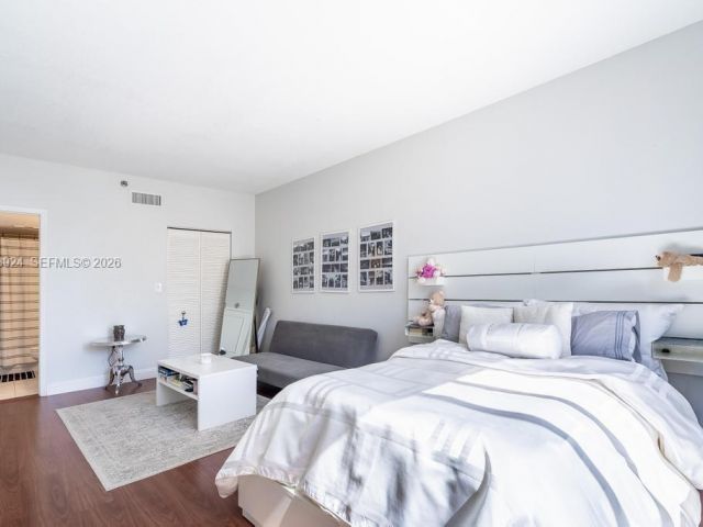 Apartment for rent  Unit #1619 - photo 7469623