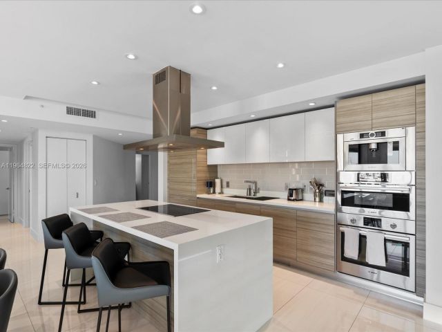 Apartment for sale  Unit #4-807 - photo 7427311