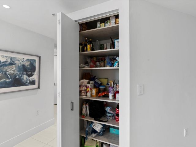 Apartment for sale  Unit #4-807 - photo 7427312