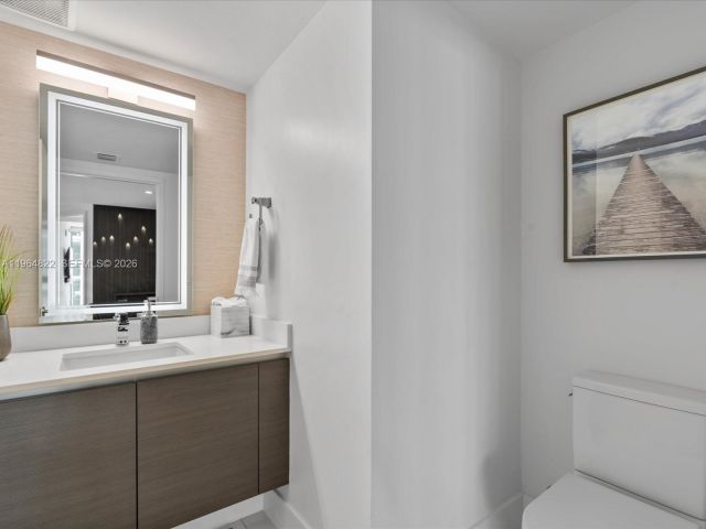 Apartment for sale  Unit #4-807 - photo 7427313