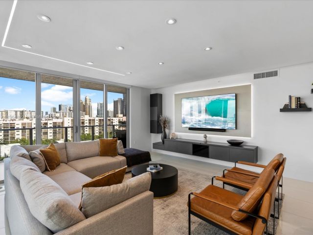 Apartment for sale  Unit #4-807 - photo 7427319