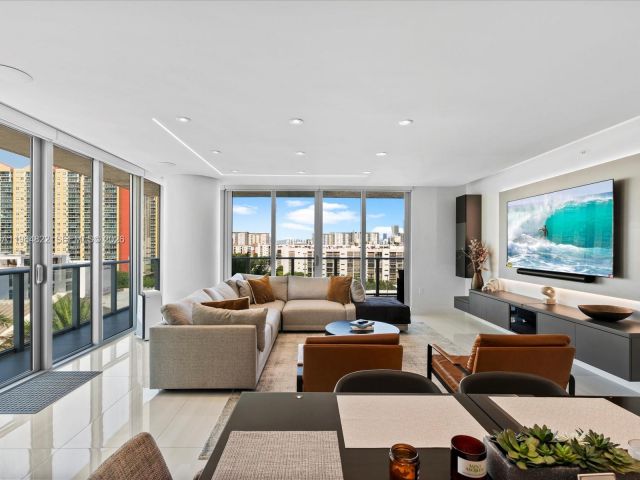 Apartment for sale  Unit #4-807 - photo 7427324