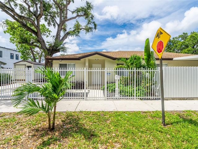 3-bedroom home for rent in Miami - 3175 NW 43rd St - MondialRealty