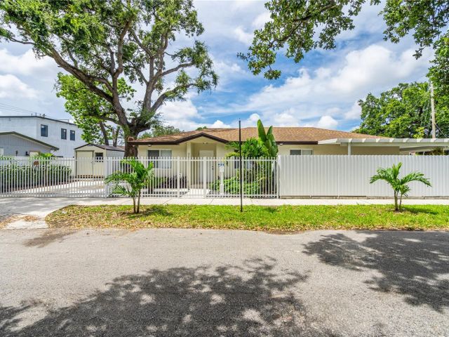 3-bedroom home for rent in Miami - 3175 NW 43rd St - MondialRealty