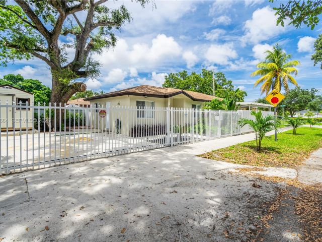 3-bedroom home for rent in Miami - 3175 NW 43rd St - MondialRealty