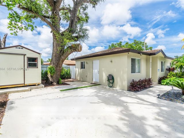 3-bedroom home for rent in Miami - 3175 NW 43rd St - MondialRealty