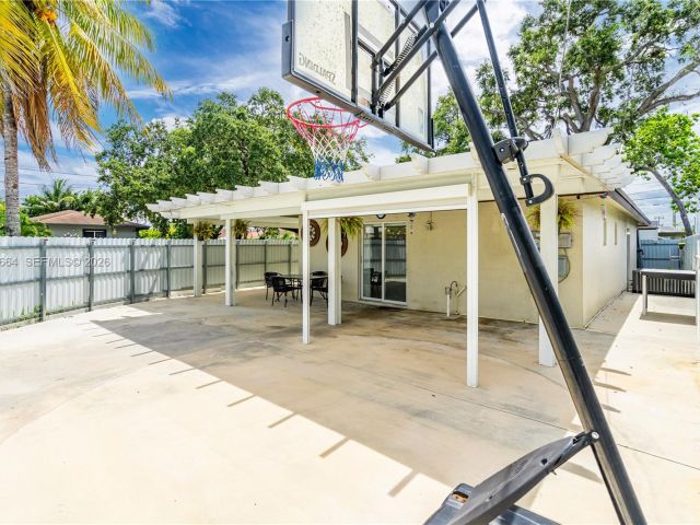 3-bedroom home for rent in Miami - 3175 NW 43rd St - MondialRealty