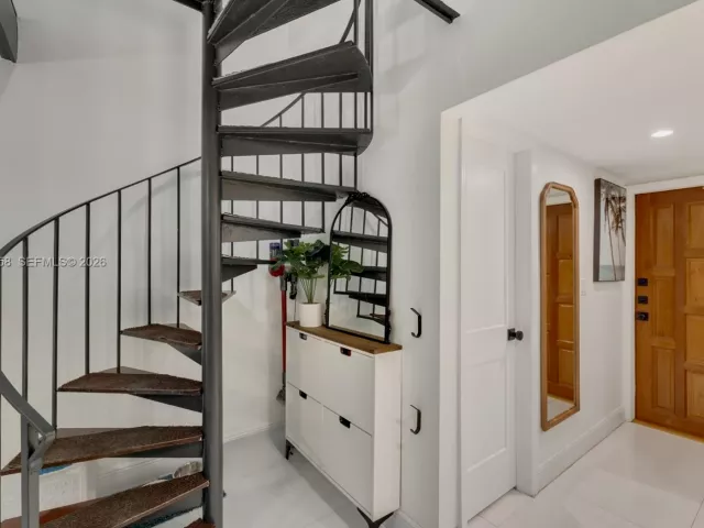2-bedroom home for sale in Miami - 3214 W Trade Ave III-5 - MondialRealty