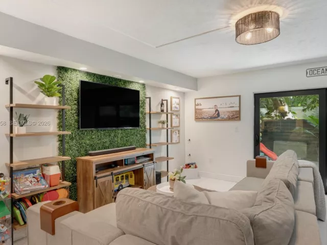 2-bedroom home for sale in Miami - 3214 W Trade Ave III-5 - MondialRealty