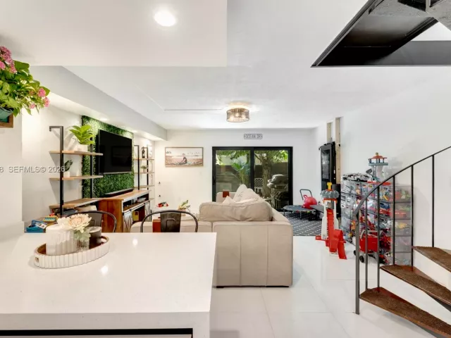 2-bedroom home for sale in Miami - 3214 W Trade Ave III-5 - MondialRealty