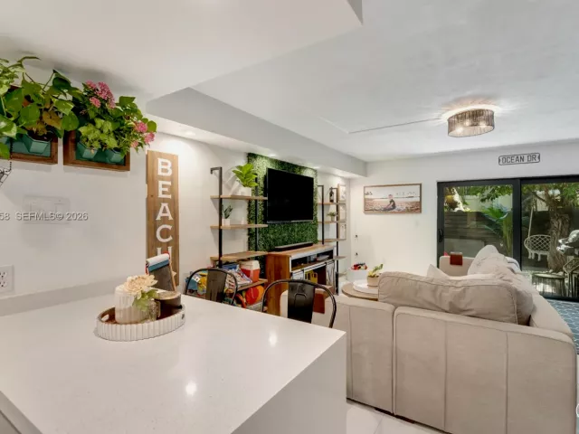 2-bedroom home for sale in Miami - 3214 W Trade Ave III-5 - MondialRealty