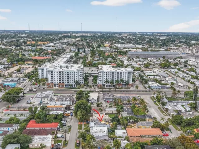 3-bedroom home for sale in Hallandale Beach - 623 NE 4th St - MondialRealty