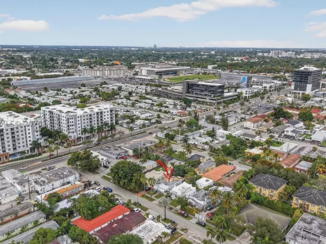 3-bedroom home for sale in Hallandale Beach - 623 NE 4th St - MondialRealty