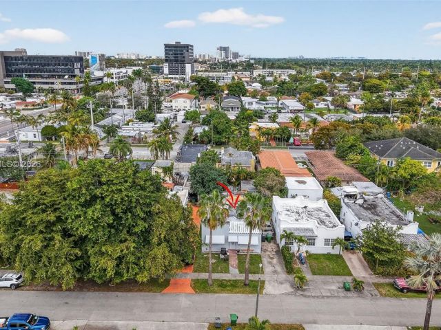 Home for sale at 623 NE 4th St - photo 7426768