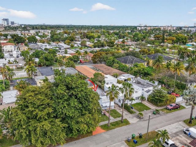 Home for sale at 623 NE 4th St - photo 7426769