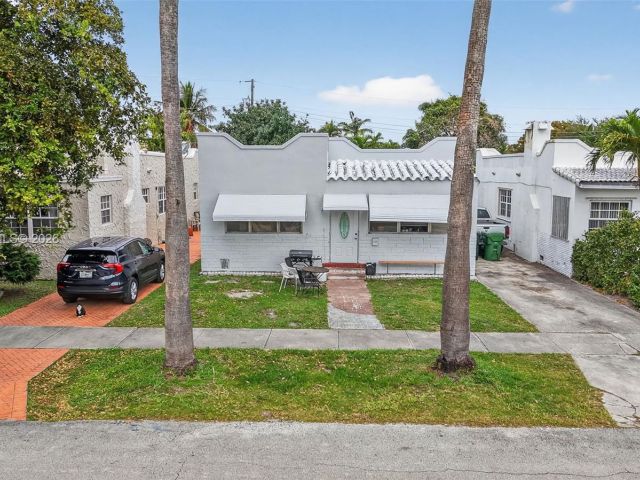 Home for sale at 623 NE 4th St - photo 7426770