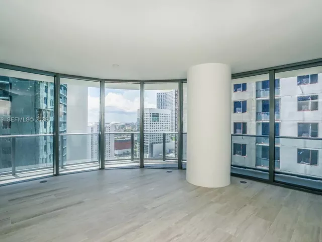 2-bedroom condo for rent in Miami - 55 SW 9TH ST 2108 - MondialRealty