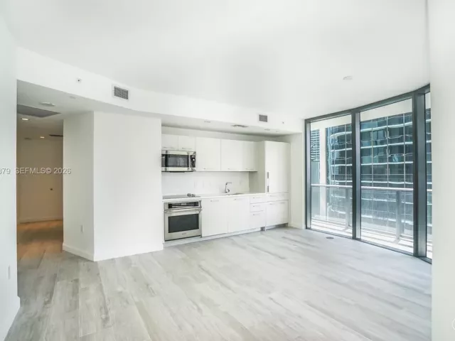 2-bedroom condo for rent in Miami - 55 SW 9TH ST 2108 - MondialRealty