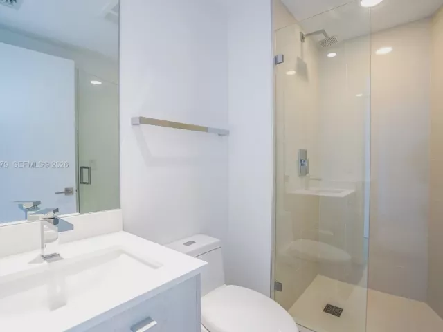 2-bedroom condo for rent in Miami - 55 SW 9TH ST 2108 - MondialRealty