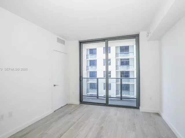 2-bedroom condo for rent in Miami - 55 SW 9TH ST 2108 - MondialRealty
