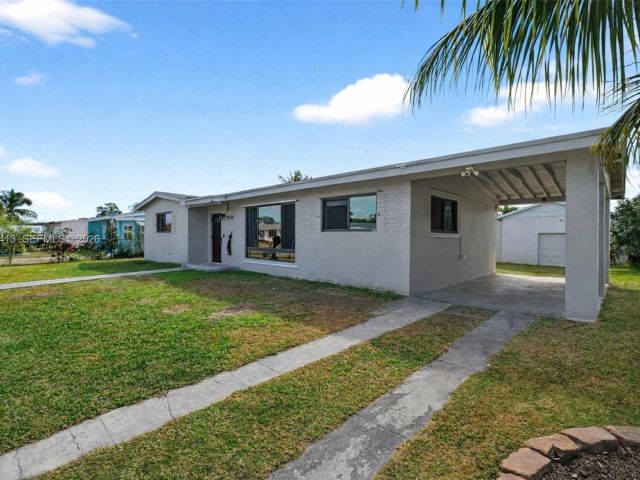 Home for sale at 1630 NW 10th St - photo 7460797