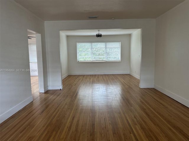 Home for rent at 904 Wallace St - photo 7427826