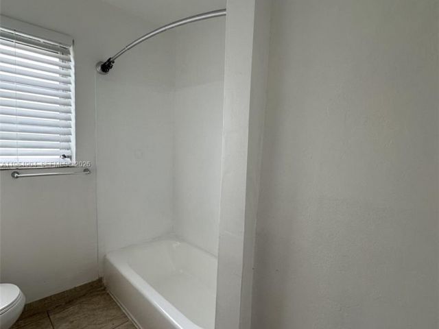 Home for rent at 904 Wallace St - photo 7427841