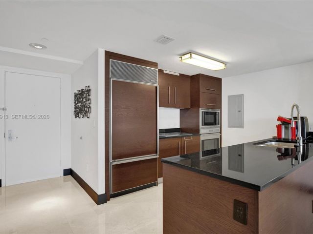 Apartment for rent  Unit #1905 - photo 7429089