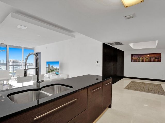 Apartment for rent  Unit #1905 - photo 7429090