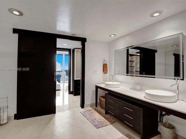 Apartment for rent  Unit #1905 - photo 7429095