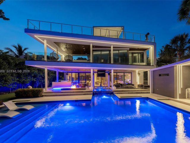 Home for rent at 528 Lakeview Ct - photo 7469299