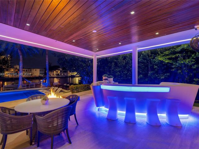 Home for rent at 528 Lakeview Ct - photo 7469304