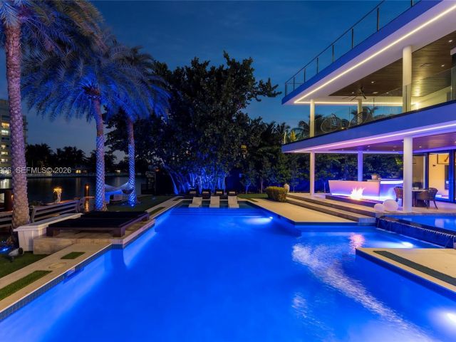 Home for rent at 528 Lakeview Ct - photo 7469305