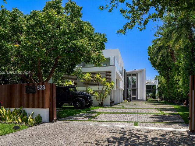 Home for rent at 528 Lakeview Ct - photo 7469307