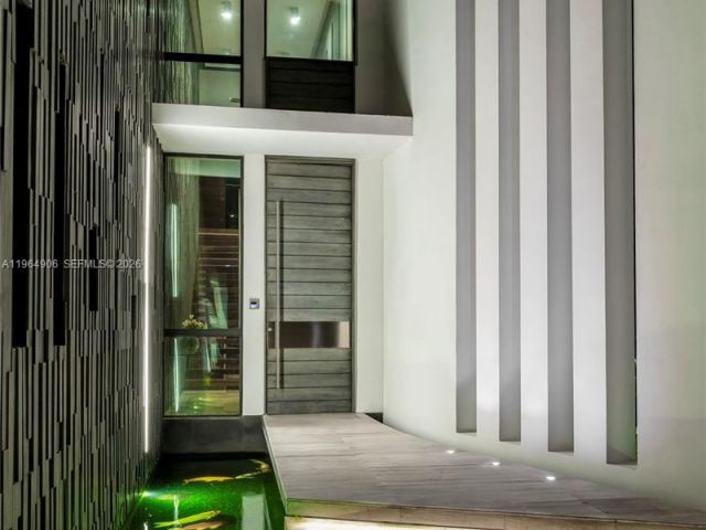 Home for rent at 528 Lakeview Ct - photo 7469312