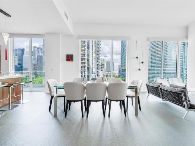 Apartment for sale  Unit #1101 - photo 7429436