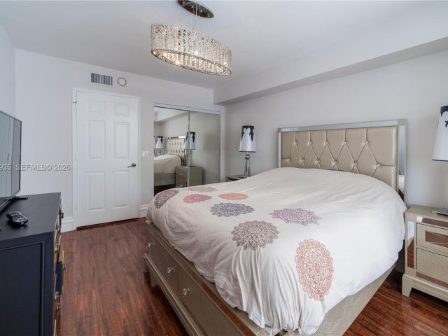 Apartment for rent  Unit #303 - photo 7442240