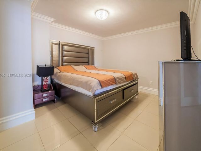 Apartment for rent  Unit #303 - photo 7442245