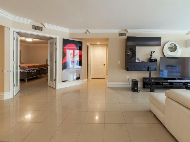 Apartment for rent  Unit #303 - photo 7442250